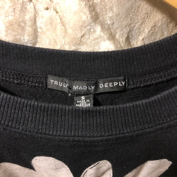 Urban outfitters cropped daisy sweater - Picture 2 of 3